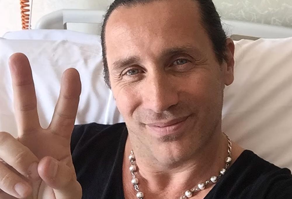 Povia: "Sono in ospedale per essere operato. Ho paura, ma sono in buone mani"