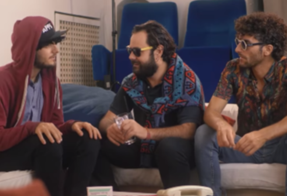 Le Coliche, ecco il nuovo esilarante video che ironizza sulla musica indie