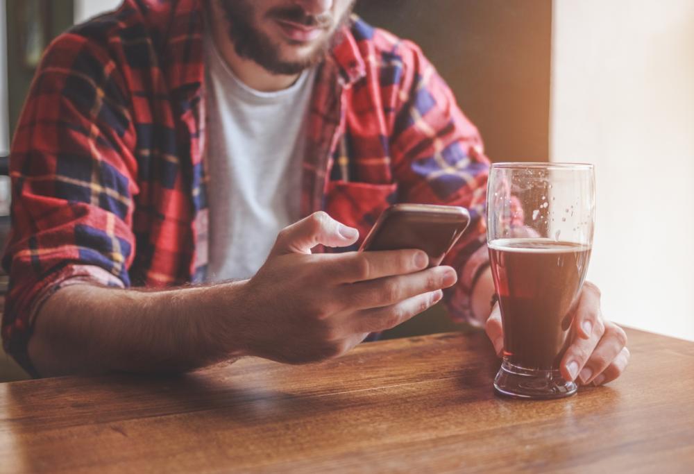 Zara crea sale di attesa con birra gratis per gli uomini che aspettano durante lo shopping