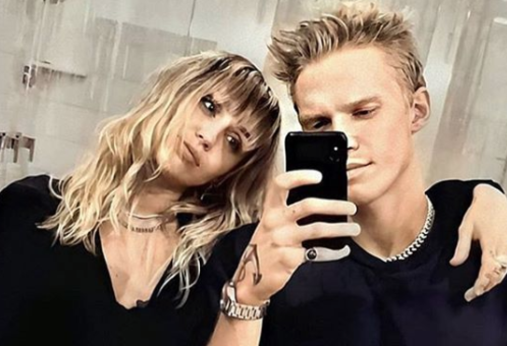 Miley Cyrus e Cody Simpson si sono fatti un tatuaggio insieme