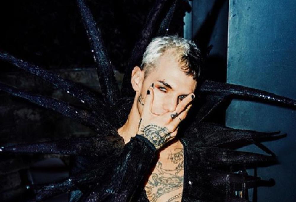 Achille Lauro: "1990? Un mix fra Britney Spears e Marilyn Manson"