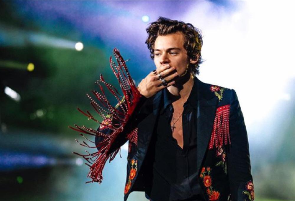 Harry Styles ha preferito bere dello sperma di merluzzo piuttosto di rivelare quali canzoni ha scritto per Kendall Jenner