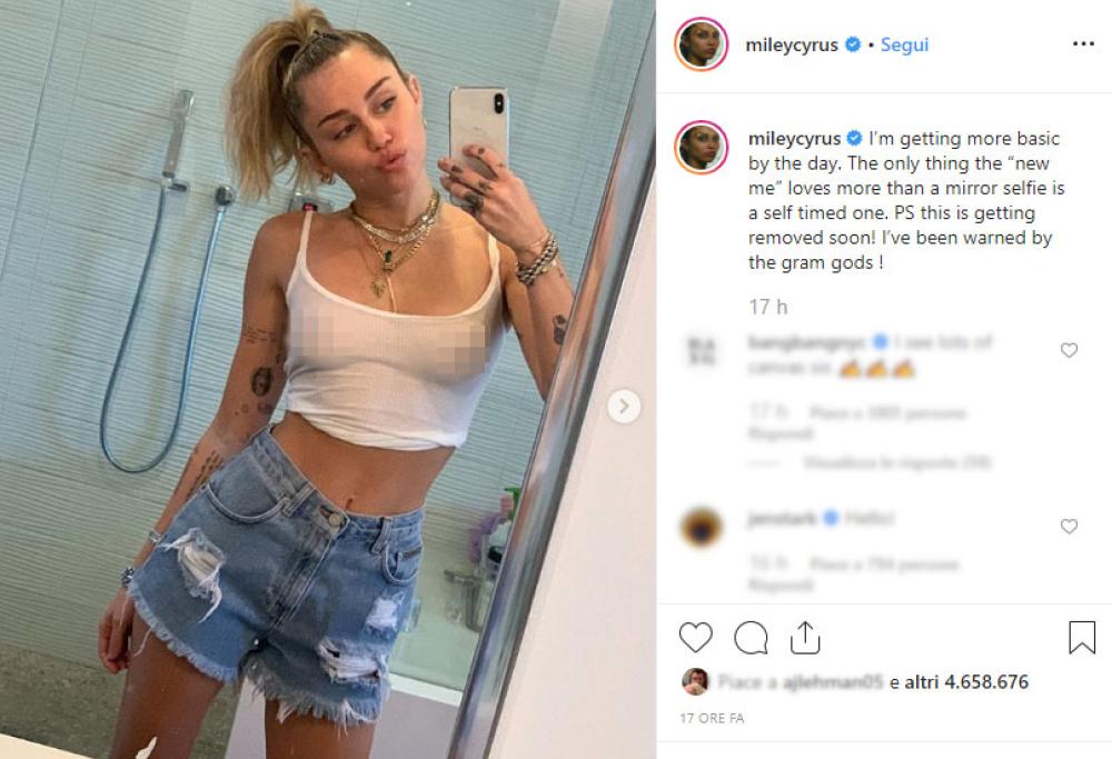 Miley Cyrus mostra il seno su Instagram e fa impazzire il web