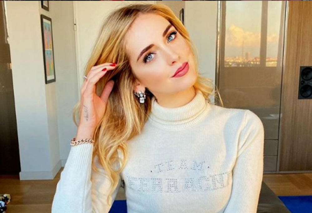 La Ferragni fotografata di nascosto mentre dormiva: "Una cosa da Psyco"