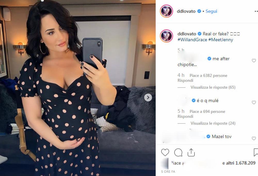 Demi Lovato posta una foto con il pancione su Instagram: "È vera o finta?"
