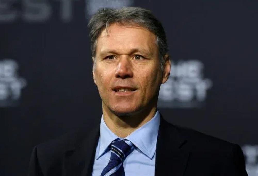 Brutta gaffe di Van Basten che pronuncia il «Sieg Heil» nazista in tv