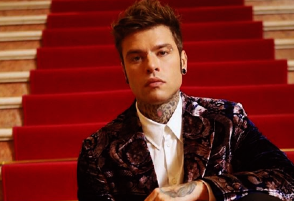 Fedez finisce in tribunale e Rovazzi lo difende: ecco cosa è successo