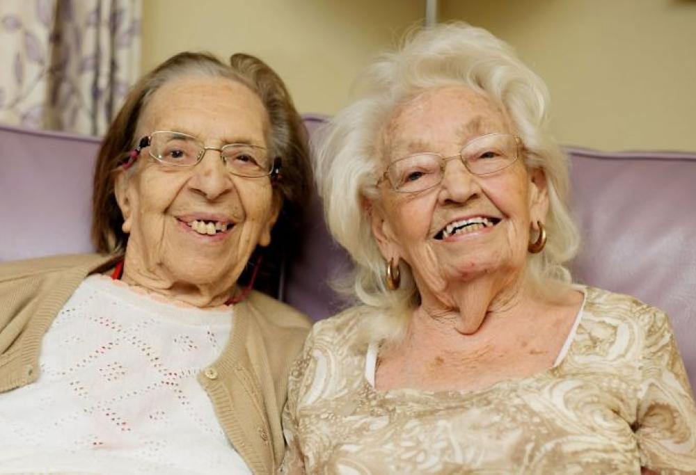 Migliori amiche da 78 anni si trasferiscono nella stessa casa di cura per stare insieme