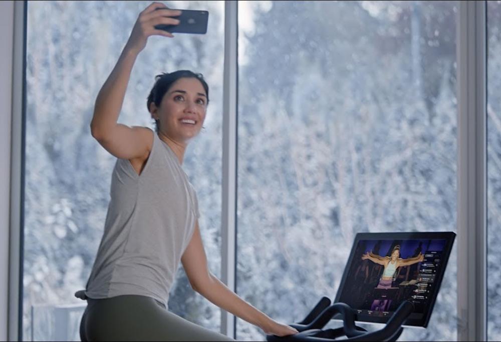 Lo spot di Natale è un epic fail: azienda perde oltre 900 milioni di dollari