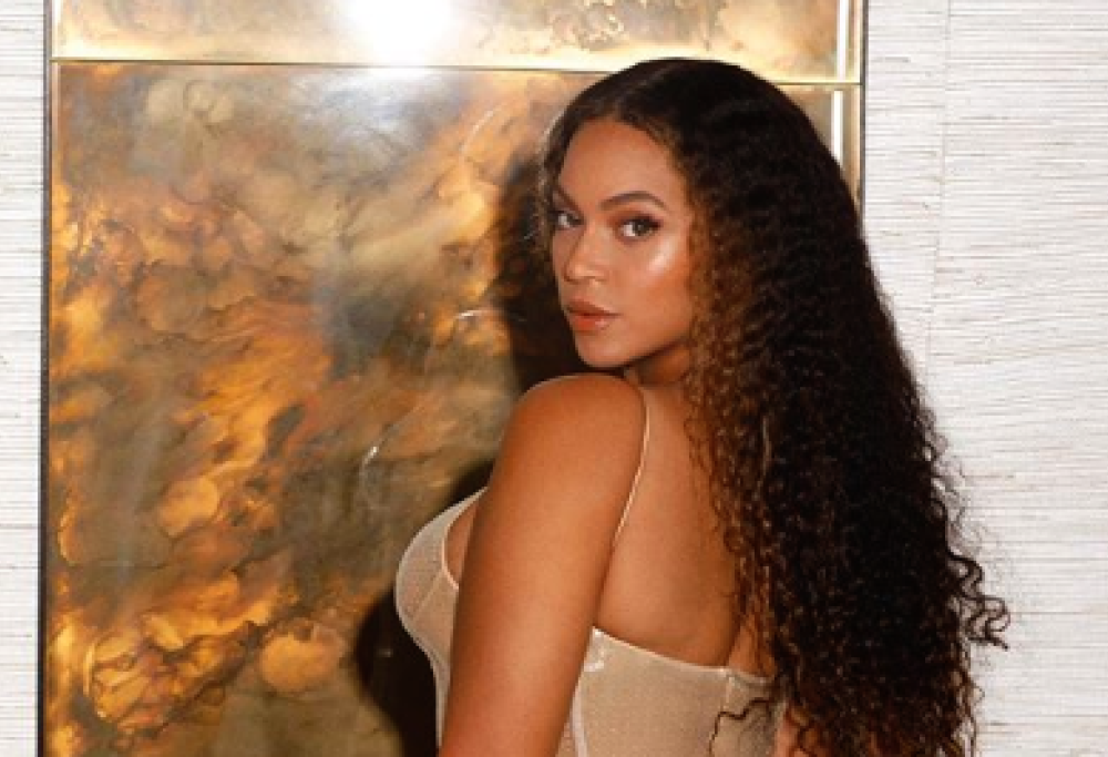 Beyoncé annuncia la sua linea di abbigliamento e ricorda una cosa che le disse Prince