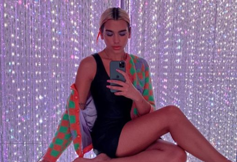 Dua Lipa confessa: “Essere sincera nelle mie canzoni a volte mi ha danneggiato”