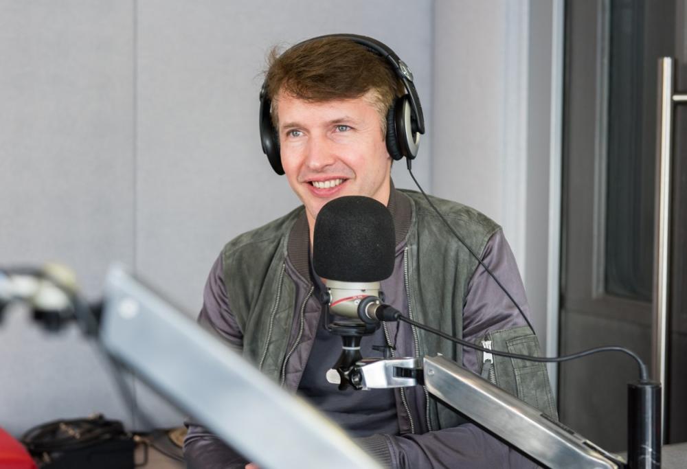 James Blunt a 105 Friends: "Per il nuovo album ho lavorato con Ed Sheeran"