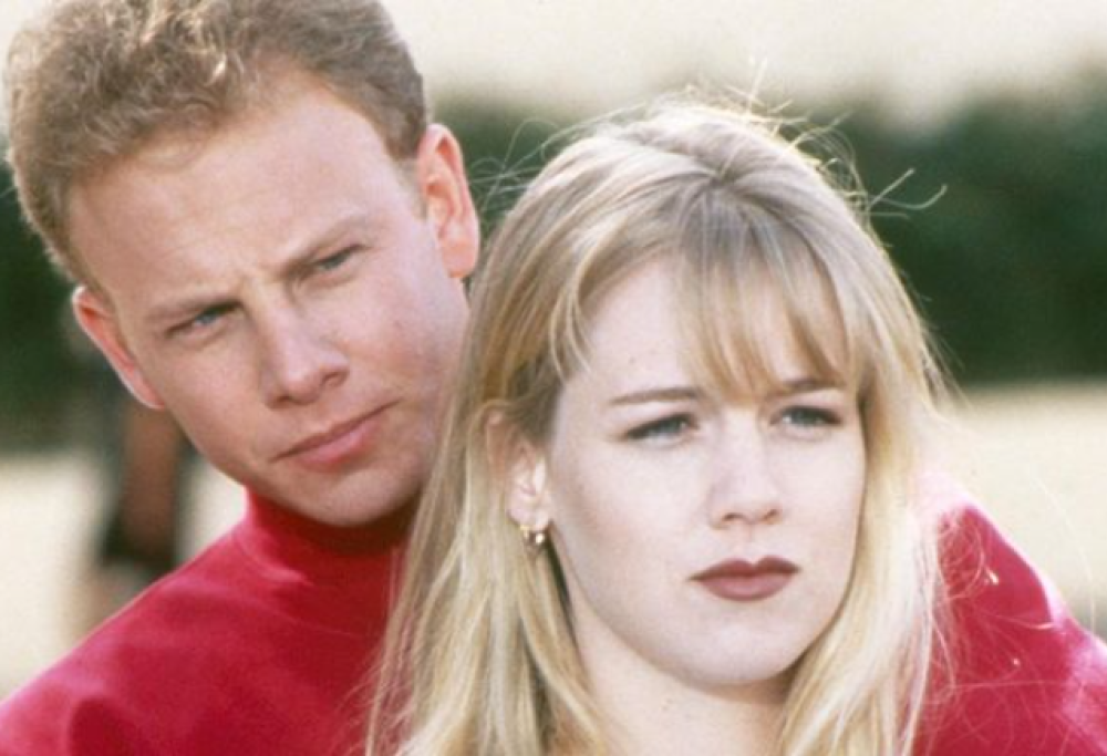 Beverly Hills 90210: reunion inaspettata e ad alta quota per Steve e Kelly
