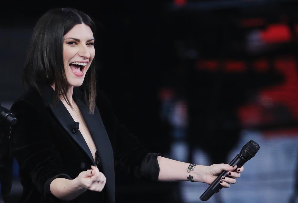 Laura Pausini in quarantena con la figlia: "Ogni giorno mi chiede se il Coronavirus se n'è andato"