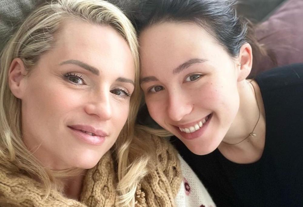 Aurora Ramazzotti festeggia il primo compleanno da mamma: le foto
