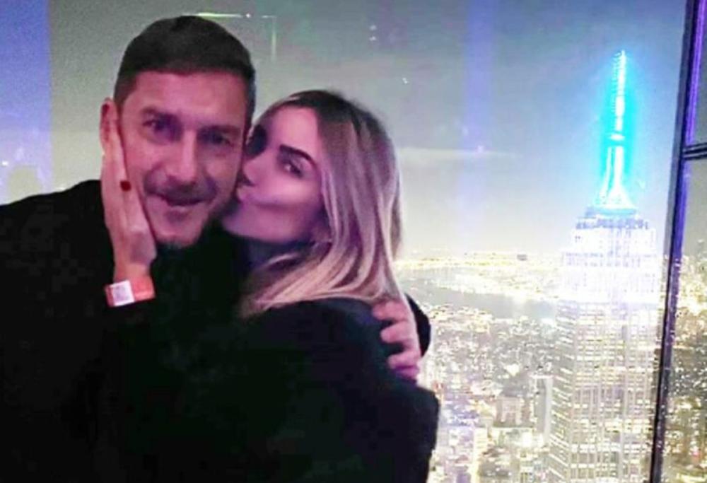 Francesco Totti a New York con Noemi Bocchi e i figli: la foto