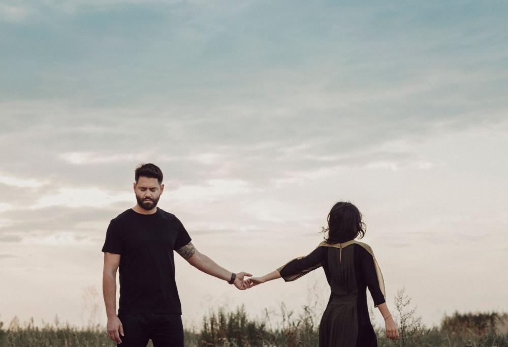 Cos’è l’“ambivalenza in amore”? Ti amo, ma ti vorrei lasciare