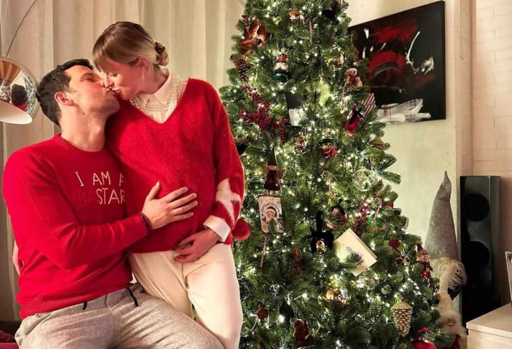 Federica Pellegrini pronta al parto: il primo Natale col pancione