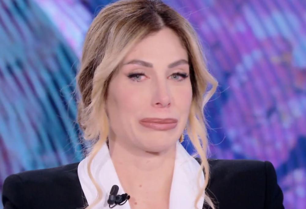 Paola Caruso: il danno alla gamba del figlio Michele è permanente