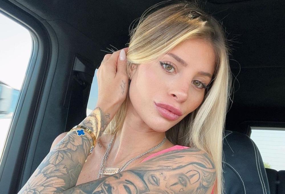 Chiara Nasti al centro delle polemiche: "Siete dei finti etero"