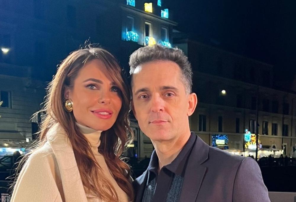 Ilary Blasi: aperitivo sotto al Colosseo con l'attore di Berlino