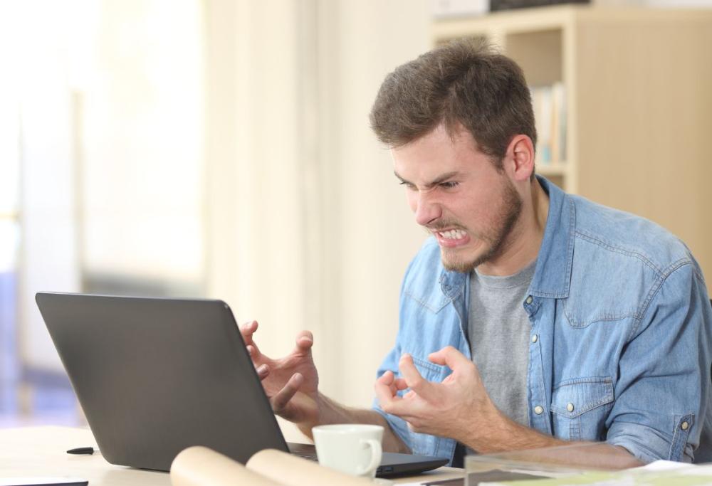 Gli haters online potrebbero essere degli psicopatici: lo studio