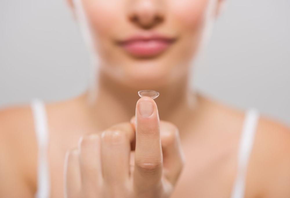 27 lenti a contatto ritrovate nell'occhio di una donna: il caso 