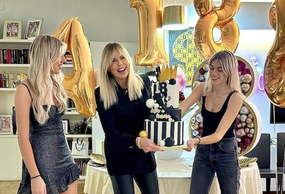 Matilde Brandi e la dolce dedica per il compleanno delle figlie