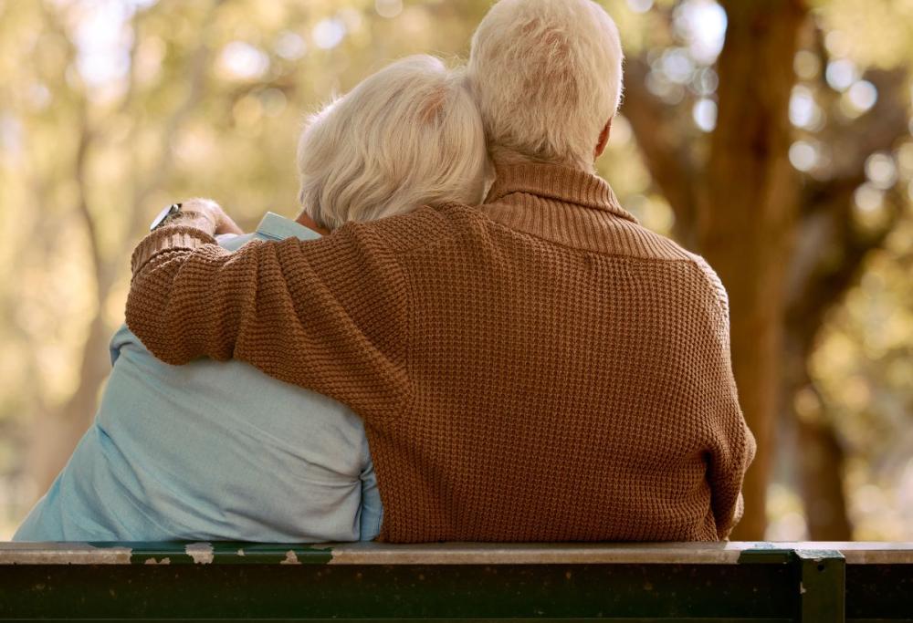 Incontra l'uomo della sua vita sulla panchina della casa di riposo