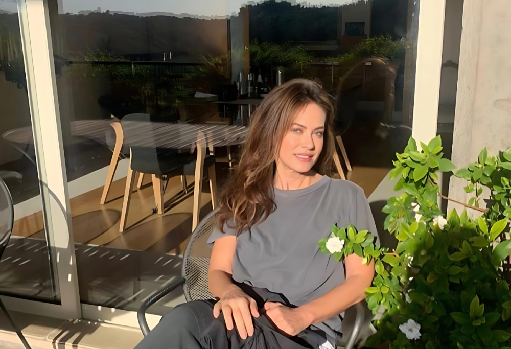 Elena Sofia Ricci confessa: "In amore mi sono sempre fatta male"