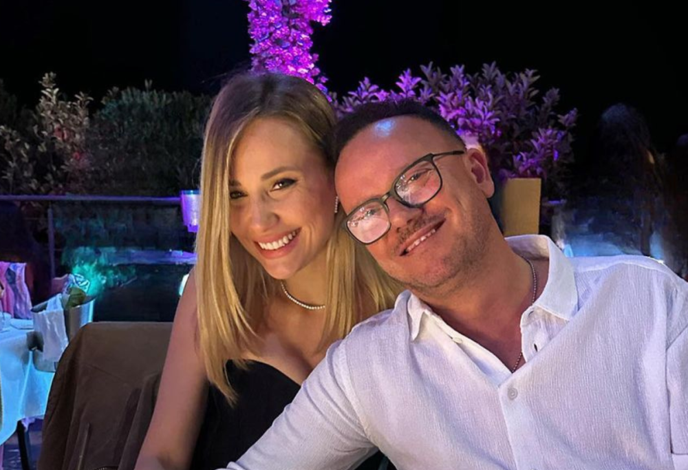 Gigi D'Alessio svela il sesso del secondo bebè con Denise Esposito