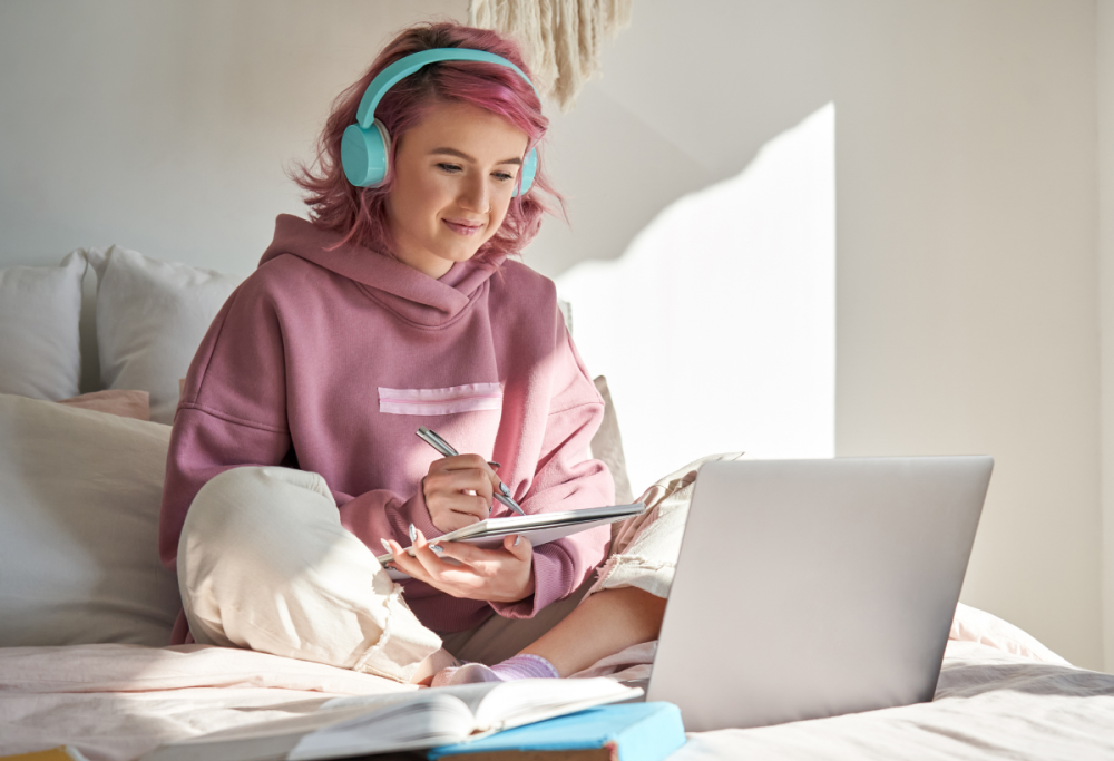 Sondaggio: cosa fanno i lavoratori in smartworking? (Spoiler: sesso)