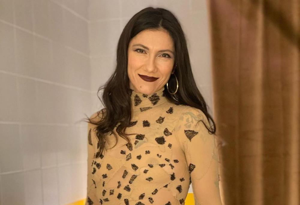 Elisa al mare, i fan la riconoscono e la omaggiano: il video