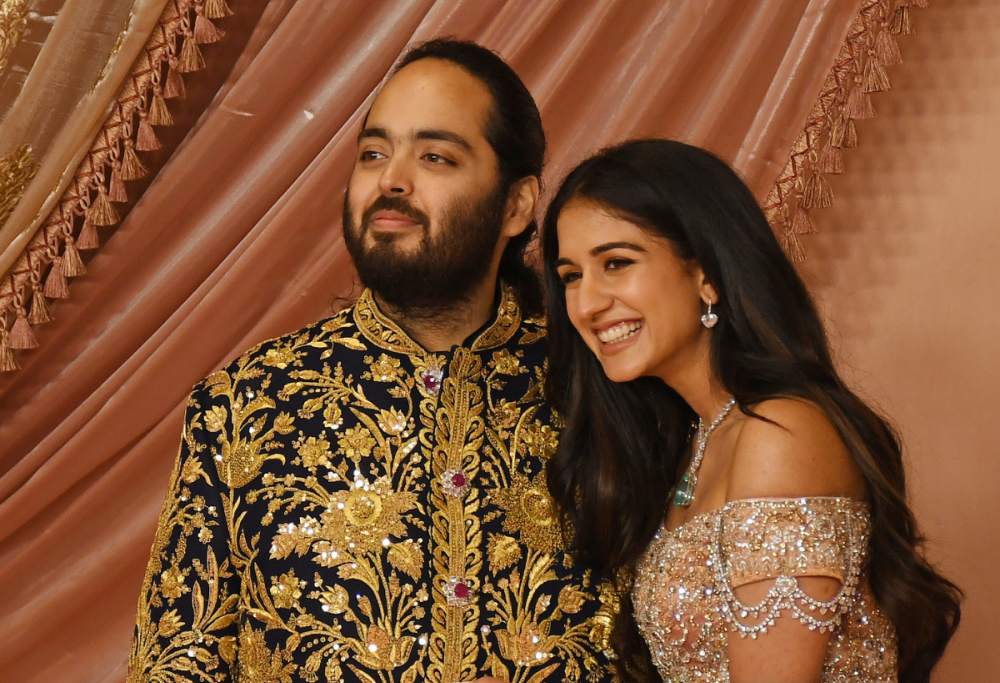 Ambani, celebrato il matrimonio del miliardario dopo mesi di festa