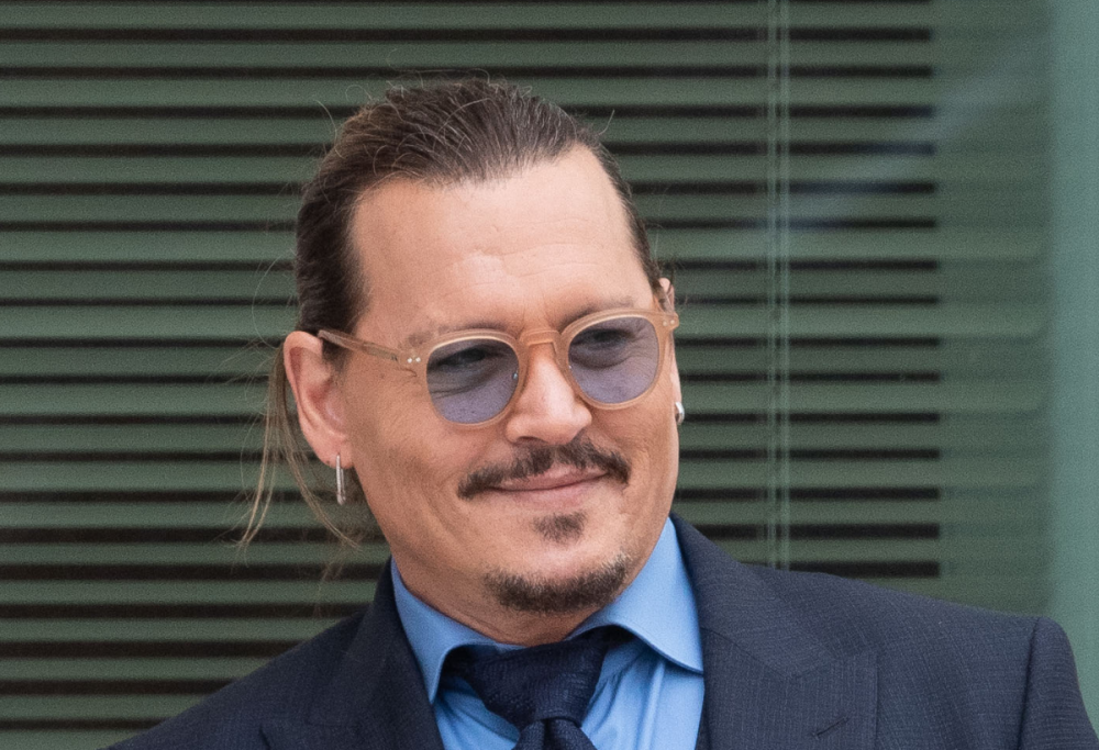 Johnny Depp e Yulia Vlasova stanno insieme? Le ultime indiscrezioni