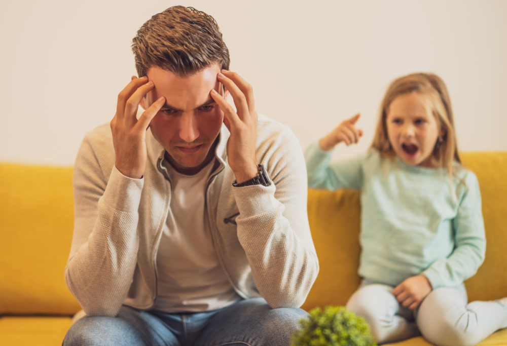  "Essere padre mi ha distrutto” lo sfogo di un uomo sul web