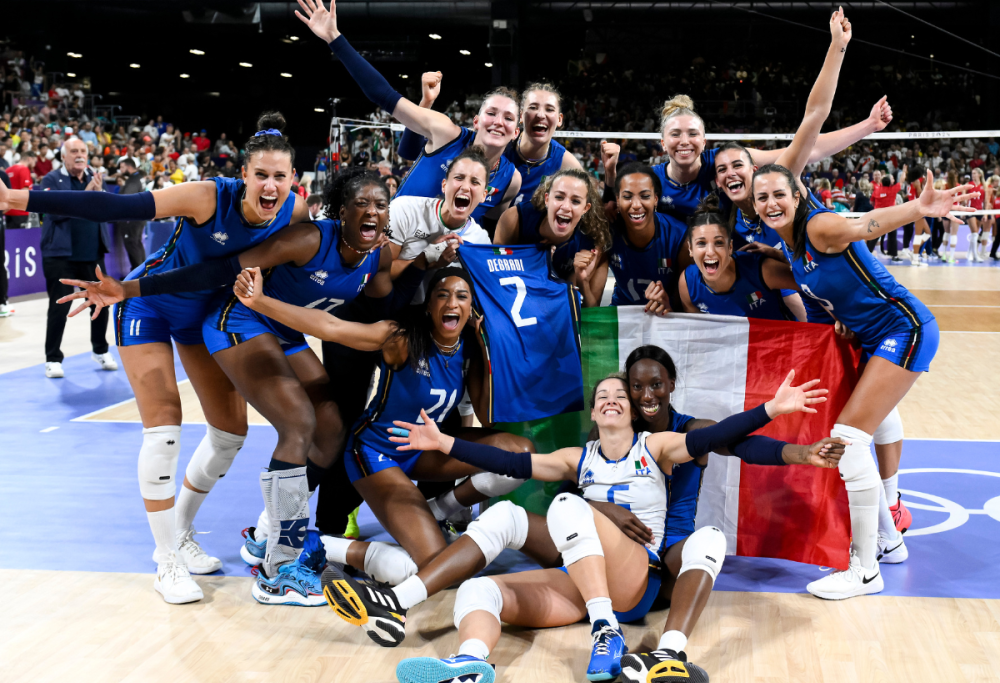 Le ragazze del volley italiano vincono l'oro a Parigi 2024!