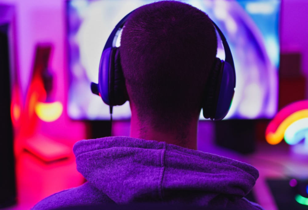 Online VS offline: lo sdoppiamento di personalità della Gen Z