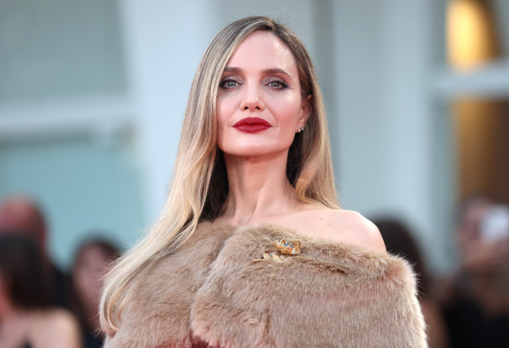 Angelina Jolie: “Mai cantato prima di ‘Maria’, nemmeno al karaoke”