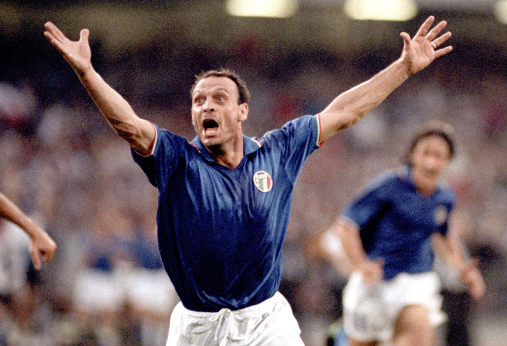 Addio a Totò Schillaci, eroe delle Notti Magiche del 1990