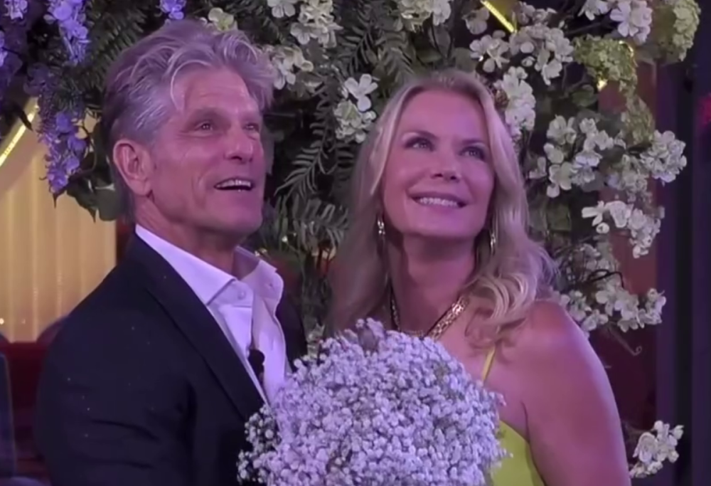 Grande Fratello, Signorini celebra le nozze tra Thorne e Brooke