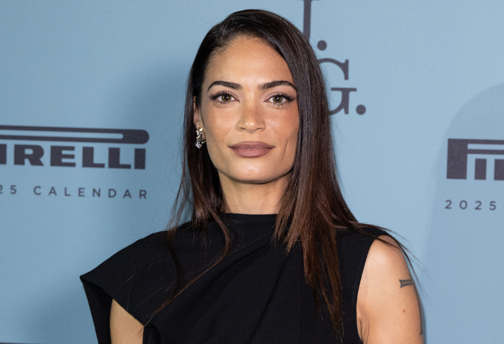 Elodie sfila sul red carpet del Calendario Pirelli a Londra