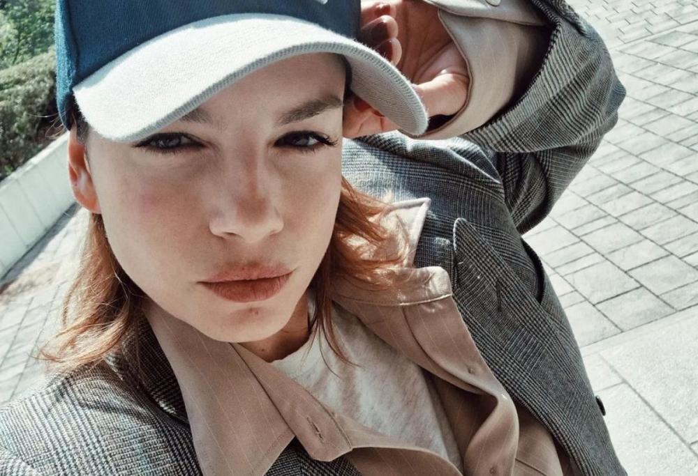 Emma: “Rinuncio a un figlio, i single non devono pagare all’estero”