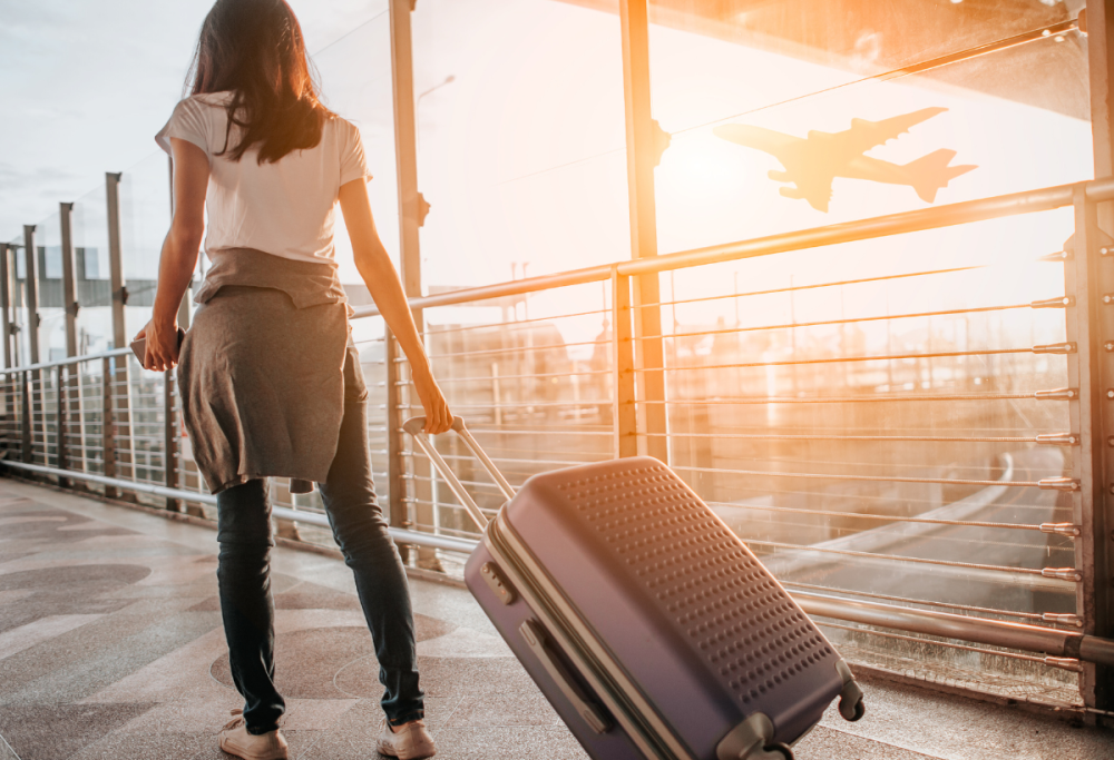 “Evita pantaloncini in aereo”: i consigli per viaggiare in sicurezza