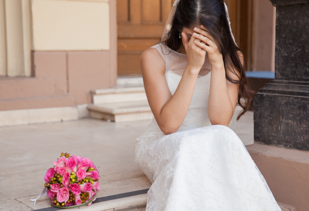 Sposa influencer per finta: scopre che è una truffa e annulla tutto