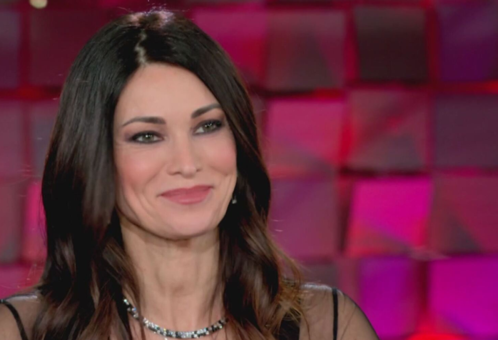 Manuela Arcuri: “Un regista mi disse di fargli vedere il seno”