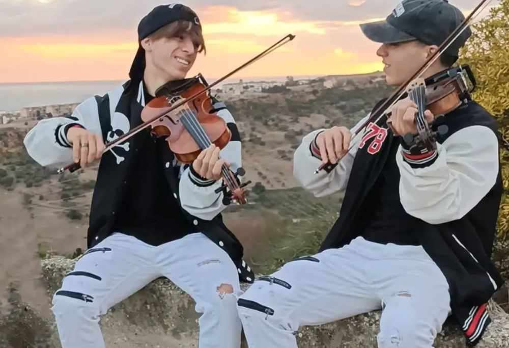 Chi sono i Twin Violins: i gemelli con Marcella Bella a Sanremo