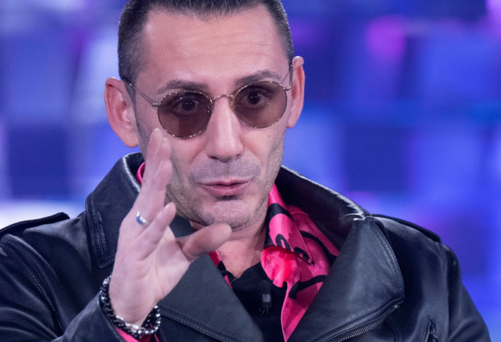 Sanremo 2025, Kekko vuota il sacco: “In gara con due costole rotte”