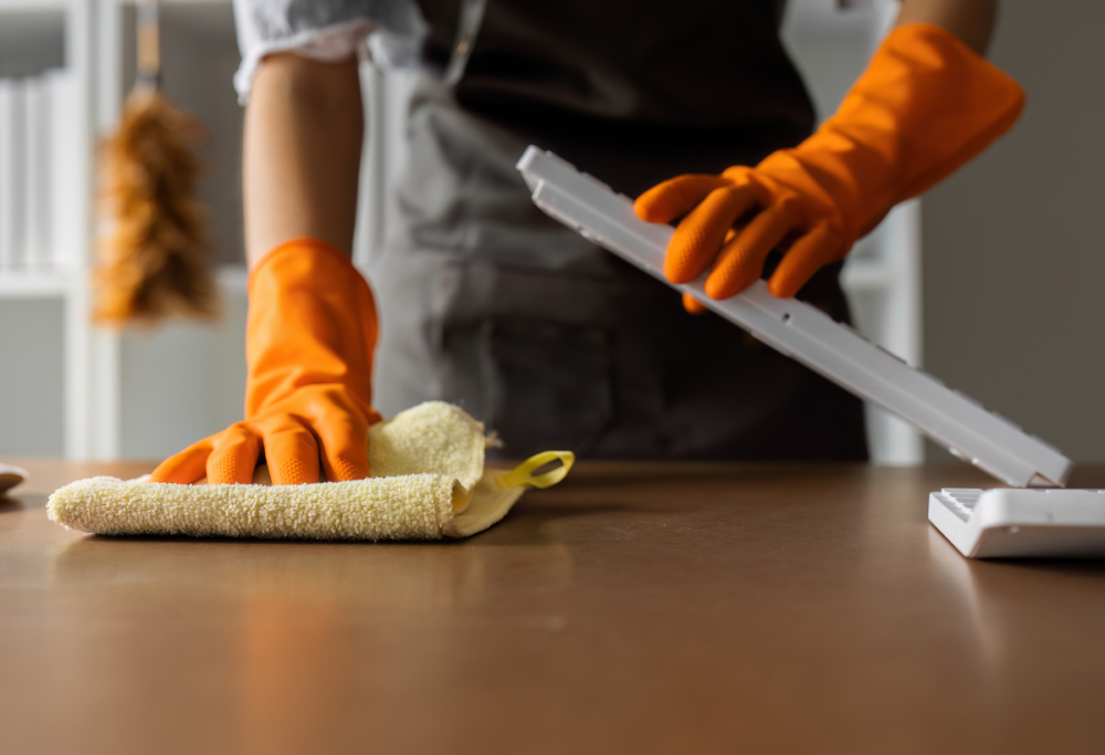 Marito lascia il lavoro e fa il casalingo: “Ho salvato il matrimonio”