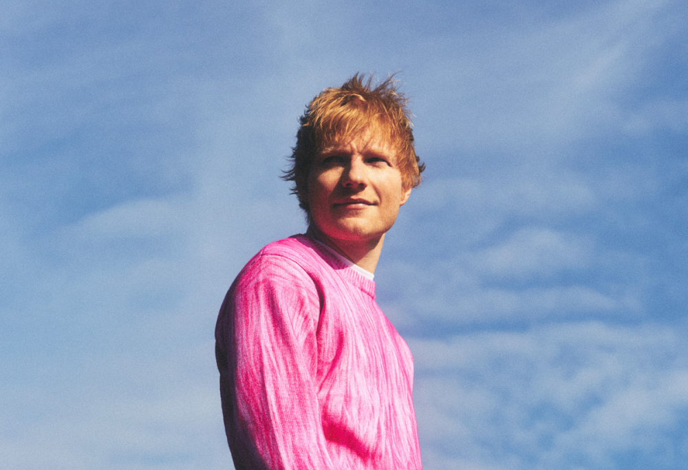 Cabina rosa a Napoli: è per il lancio del singolo di Ed Sheeran